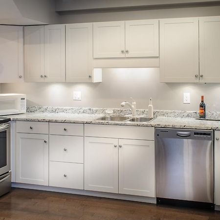 Moncton Suites - Apartments Across Georges Dumont Dış mekan fotoğraf
