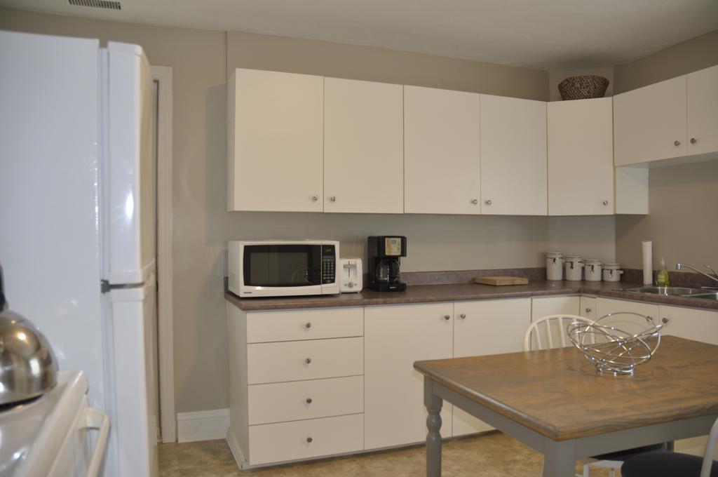 Moncton Suites - Apartments Across Georges Dumont Dış mekan fotoğraf