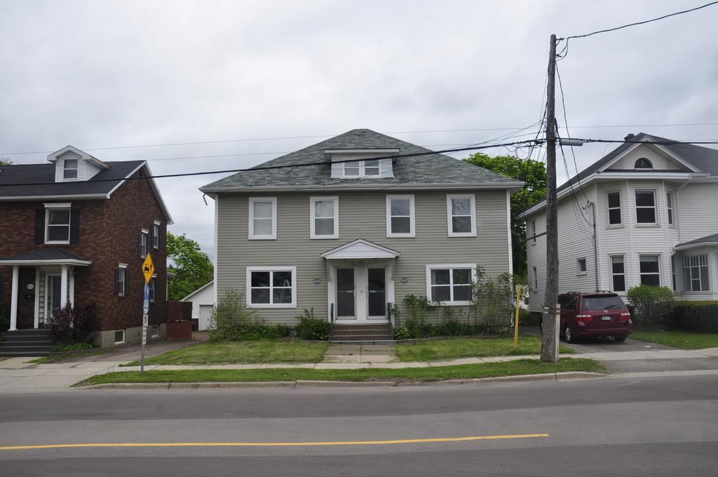 Moncton Suites - Apartments Across Georges Dumont Dış mekan fotoğraf