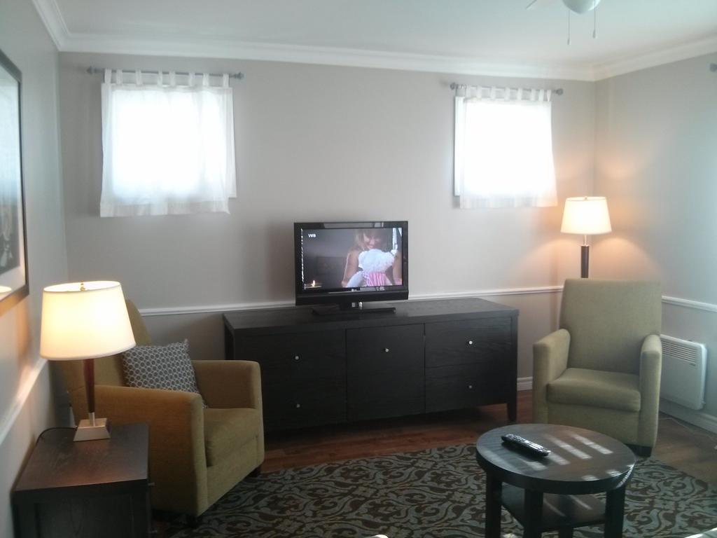 Moncton Suites - Apartments Across Georges Dumont Dış mekan fotoğraf
