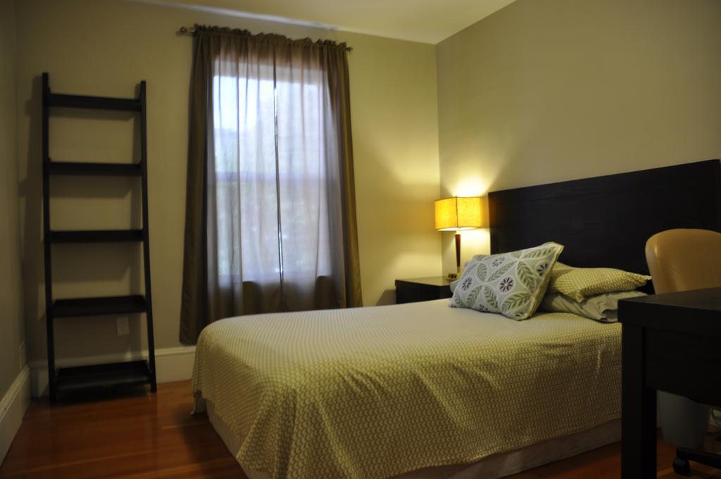 Moncton Suites - Apartments Across Georges Dumont Dış mekan fotoğraf