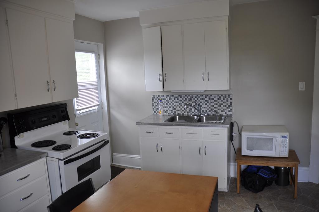 Moncton Suites - Apartments Across Georges Dumont Dış mekan fotoğraf