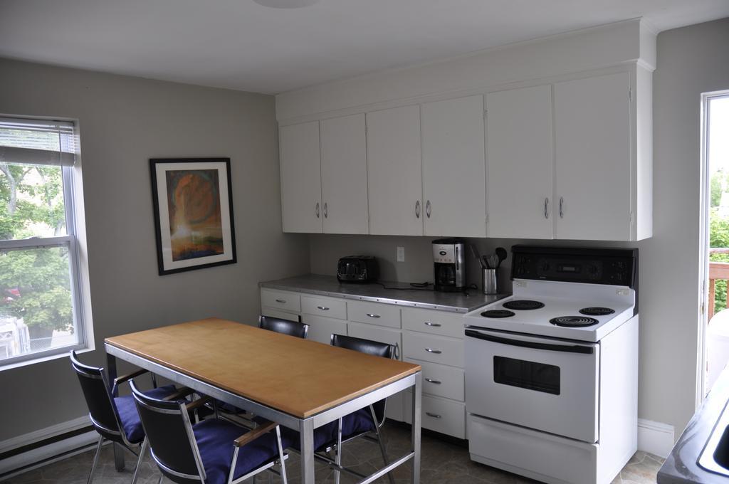 Moncton Suites - Apartments Across Georges Dumont Dış mekan fotoğraf