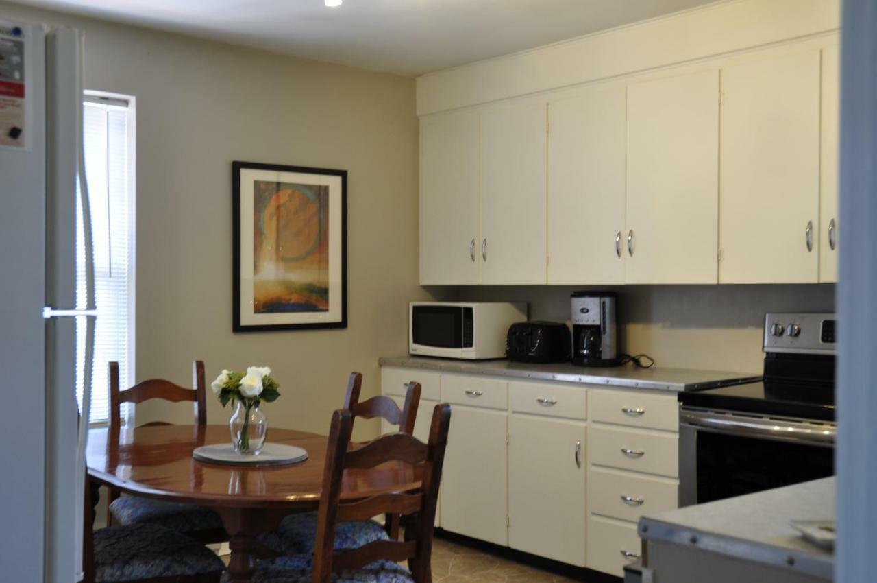 Moncton Suites - Apartments Across Georges Dumont Dış mekan fotoğraf